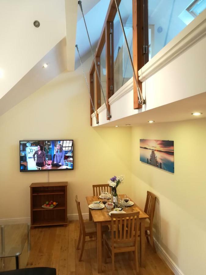 Modern, 2 Bedroom Apartment With Sofa Bed, Uplands, Swansea Dış mekan fotoğraf